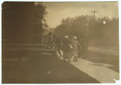 Going to work in Brown Shoe Factory. 6:30 to 7 A.M. Factory employs…, Missouri, 1910