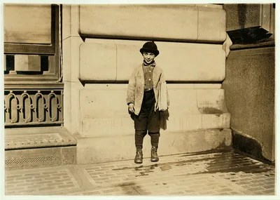 Berman Katzman a nine-year-old newsie in Hartford, Conn. Has been…, Connecticut, 1909