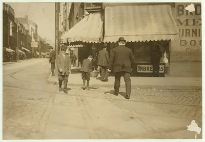Boy marketing, Boston.  Location: Boston, Massachusetts, 1909