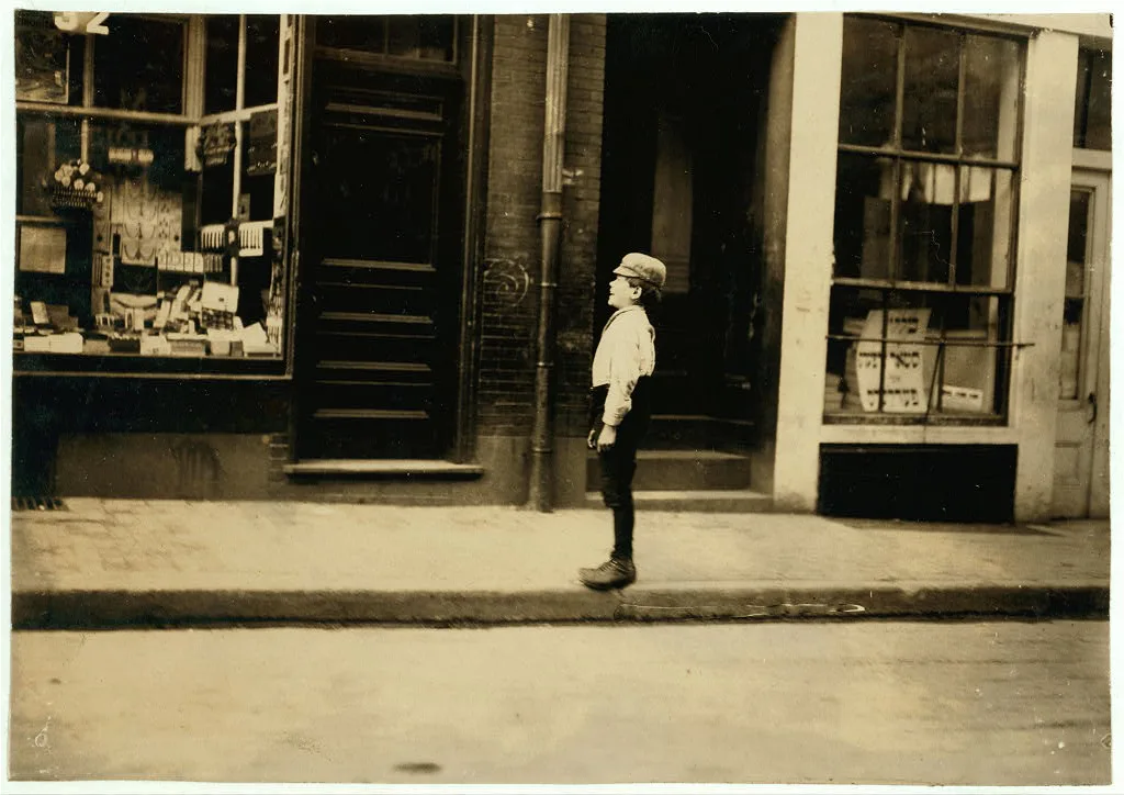 "Fire! Fire! I want to make a Fire!" Boys who build fires for Jewish…, Massassachusetts, Boston, United States Massassachusetts, 1909
