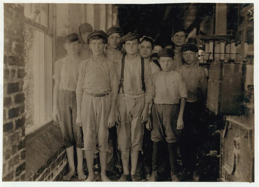 [Typical workers in Barker Cotton Mills where good conditions…, Alabama, 1914