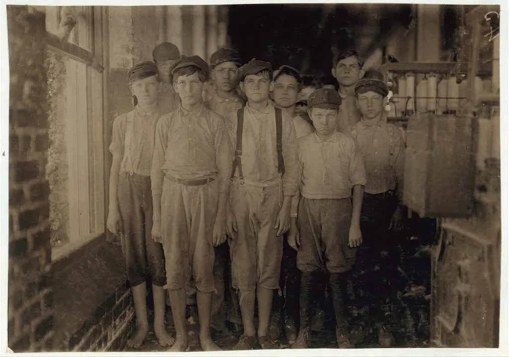 [Typical workers in Barker Cotton Mills where good conditions…, Alabama, 1914