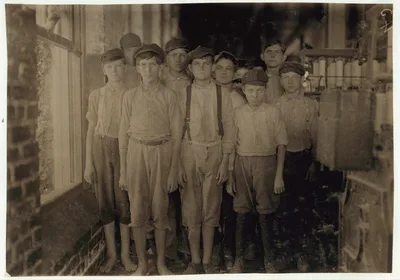 [Typical workers in Barker Cotton Mills where good conditions…, Alabama, 1914
