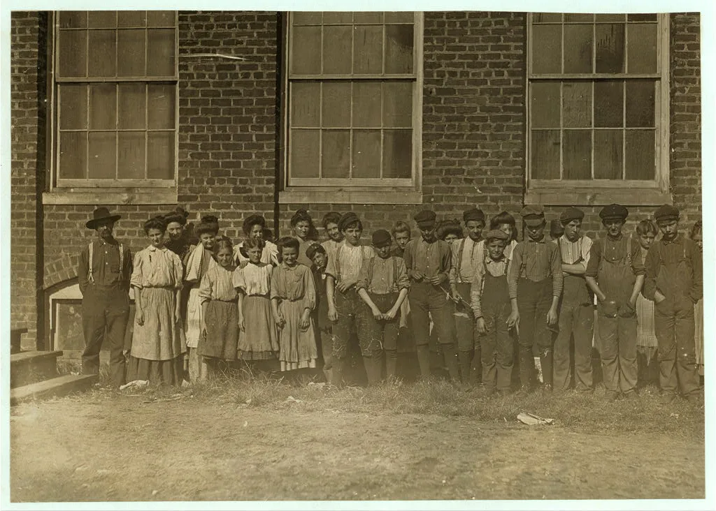Noon hour, Ivey mill, Hickory, N.C. Location: Hickory, North Carolina, 1908