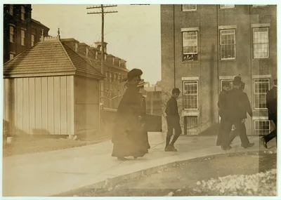 One of the boys Bates Mfg. Co., Lewiston, Me. 6 A.M. April 24, 1909. …, Maine
