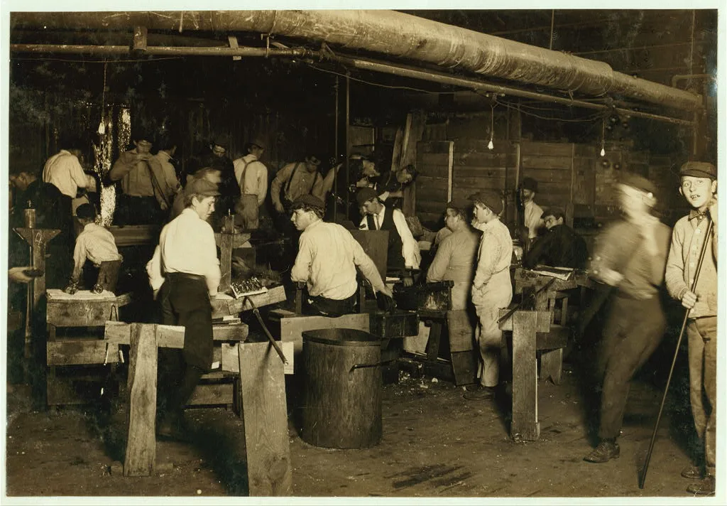 A midnight scene in More-Jonas [i.e., Jones?] Glass Works, Bridgeton,…, New Jersey, 1909