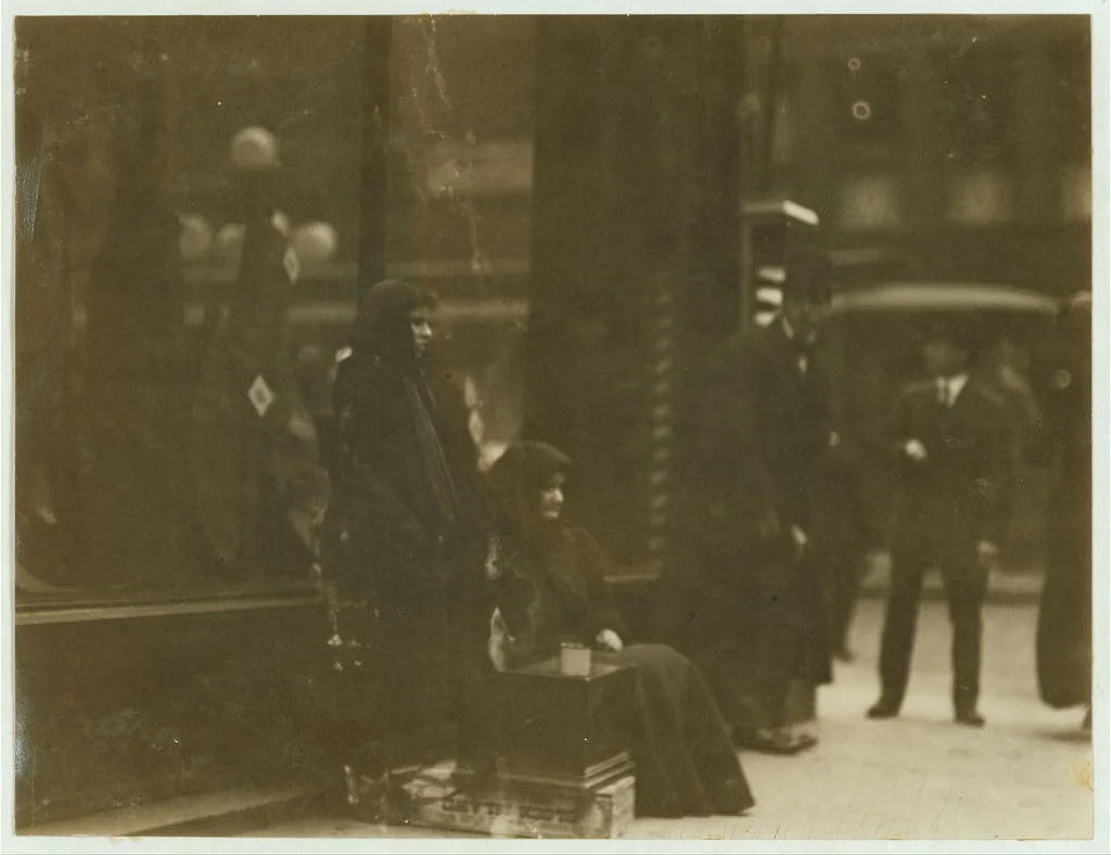 Beggar girl who sings and begs down town day and night. Witness E.N.…, Missouri, 1910