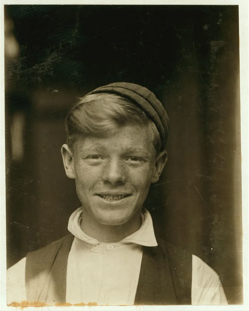 Hotel de Bum, Manager an old newsie.  Location: St. Louis, Missouri, 1910