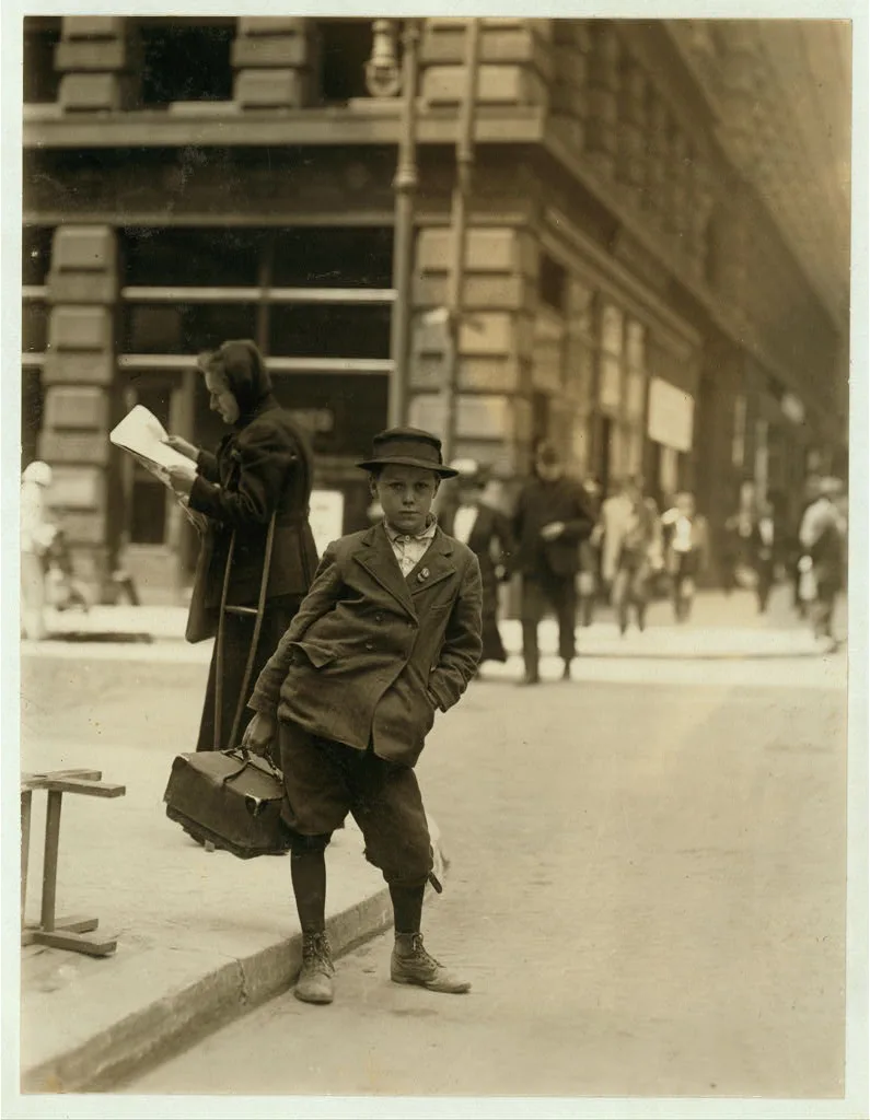 Bundle boy.  Location: St. Louis, Missouri, 1910