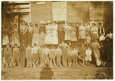 Nearly the entire force, Yooona [i.e., Yocona] Mills, Water Valley,…, Mississippi, 1911