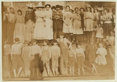 Nearly the entire force, Yooona [i.e., Yocona] Mills, Water Valley,…, Mississippi, 1911