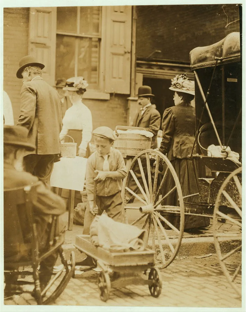Young venders at King Street Market, Wilmington, Del.  Location:…, Delaware, 1910
