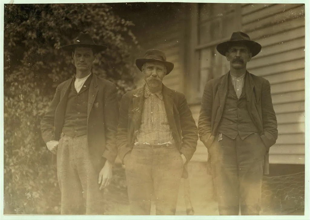 Some of the operatives, Dickson Mills, Laurinburg, N.C. Dec. 6, 1908.…, North Carolina