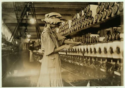 Young women (spooler) Kelser Mfg. Co., Salisbury, N.C.  Location:…, North Carolina, 1908