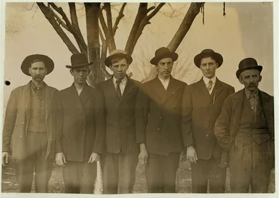 Group of mill hands working in Salisbury, N.C. Cotton Mills. …, North Carolina, 1908