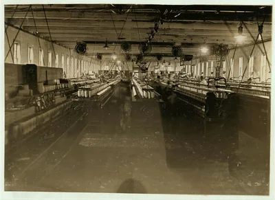 Interior of cotton mill.  Location: Newton, North Carolina, 1908