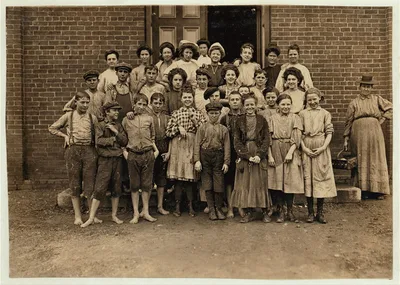 Workers in Enterprise Cotton Mill (Augusta, Ga.) Smallest boy (in…, Georgia, 1909