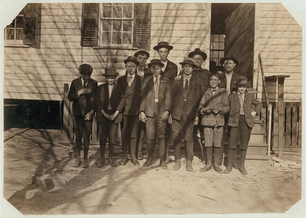 Workers in Bibb Mill #1, Macon, Ga. Boy on right on right hand end,…, Georgia, 1909