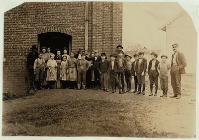 Noon hour, King Mfg. Co., Augusta, Ga. We had not seen these children…, Georgia, 1909