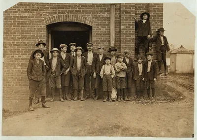 Noon hour, King Mfg. Co., Augusta, Ga. See photos 500 to 509.…, Georgia, 1909