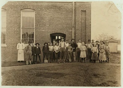 Noon hour, King Mfg. Co., Augusta, Ga. See photos 500 to 509.…, Georgia, 1909