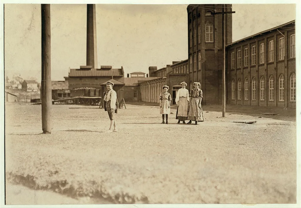 A few of the youngsters in the Manchester Cotton Mills, Macon, Ga. I…, Georgia, 1909