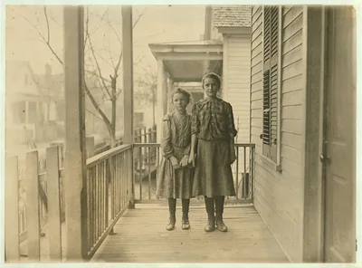 Taller girl Eunice Lambert. Other--Nellie McKinney. Been in King Mill…, Georgia, 1909