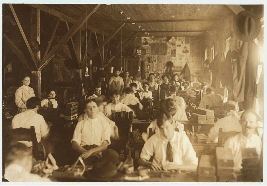 [A few of the workers. P. San Martin Cigar Co. Tampa, Fla., Has…, Florida, 1909