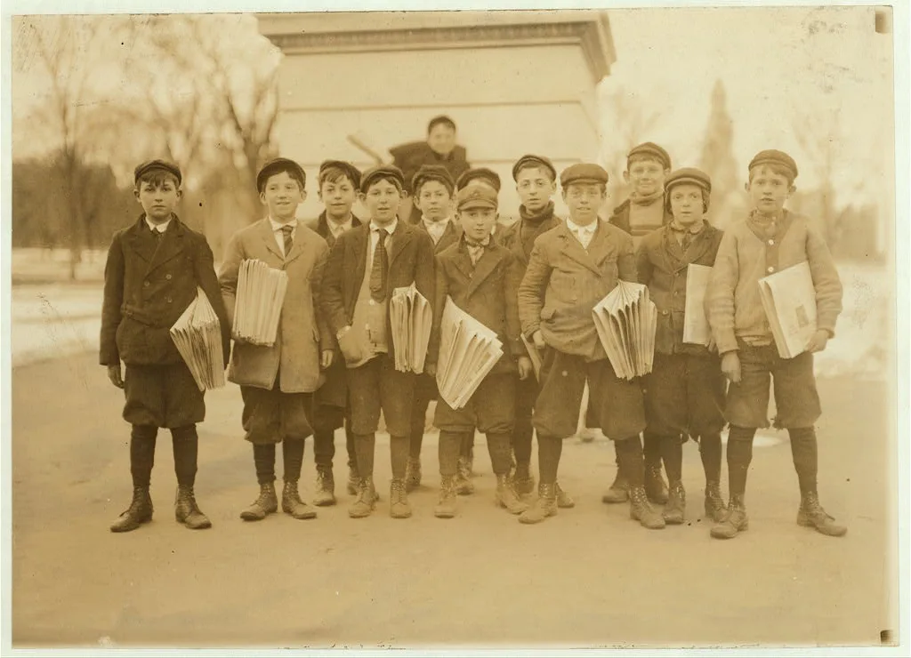 New Haven, Conn. Smallest boy 10 years old been at it a year and…, Connecticut, 1909