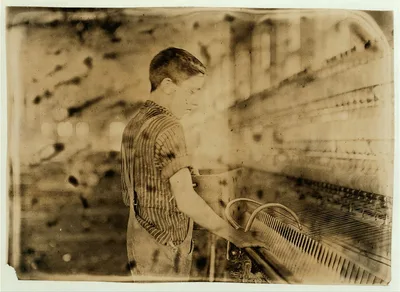 John Lavigul. Has been doffer-boy in mule-spinning room for over a…, Vermont, 1909