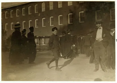 One of the boys working in Amoskeag Mfg. Co. Manchester, N.H.…, New Hampshire, 1909