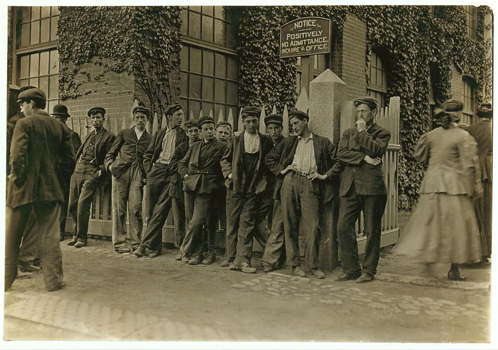 [Workers in Lorraine Mfg. Co.  Location: Westerly, Rhode Island], 1909