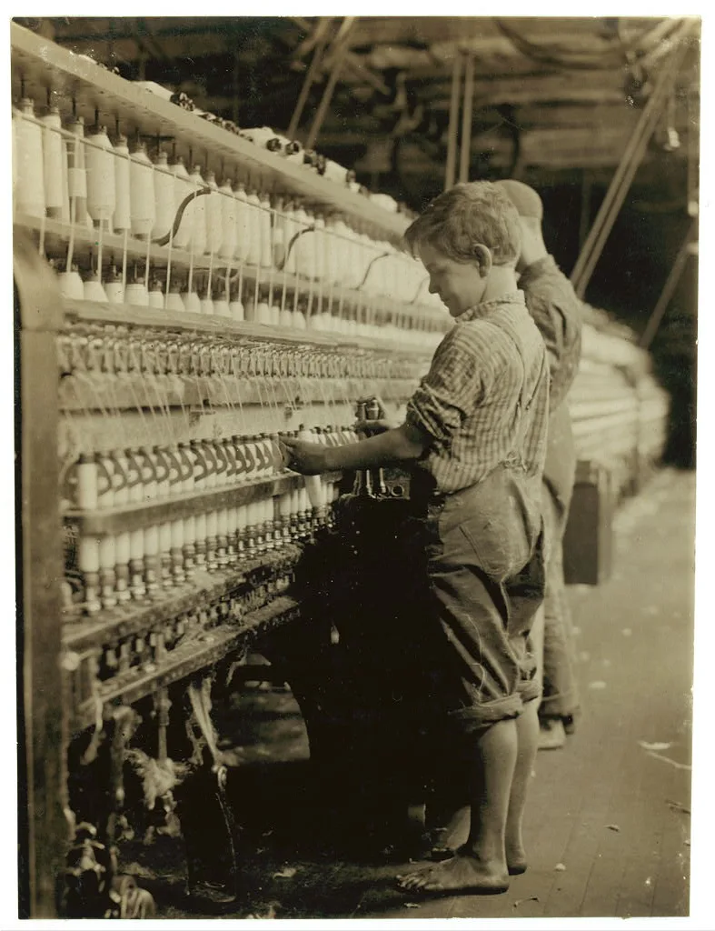 Young doffers in North Pownal, Vt.  Location: [North Pownal], Vermont, 1910