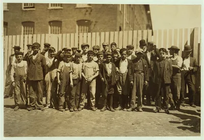 A number of workers in the Acushnet Mills.  Location: New Bedford,…, Massachusetts, 1911
