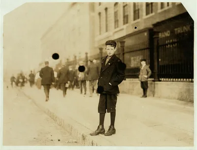 [Worker in Ayer Mill?].  Location: [Lawrence, Massachusetts], 1911
