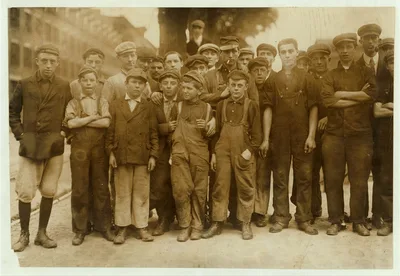 Group working in Washington Mill.  Location: Lawrence, Massachusetts, 1911