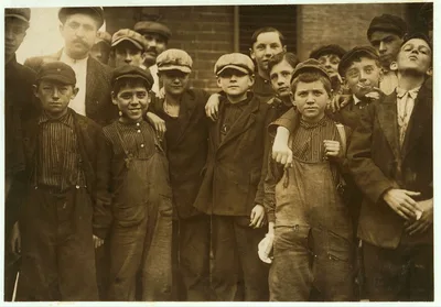 [Group of workers. The smallest boy in the middle of group is…, Massachusetts, 1911