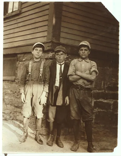 Left hand and right hand boys working for Champlain Mfg. Co.,…, Vermont, 1910
