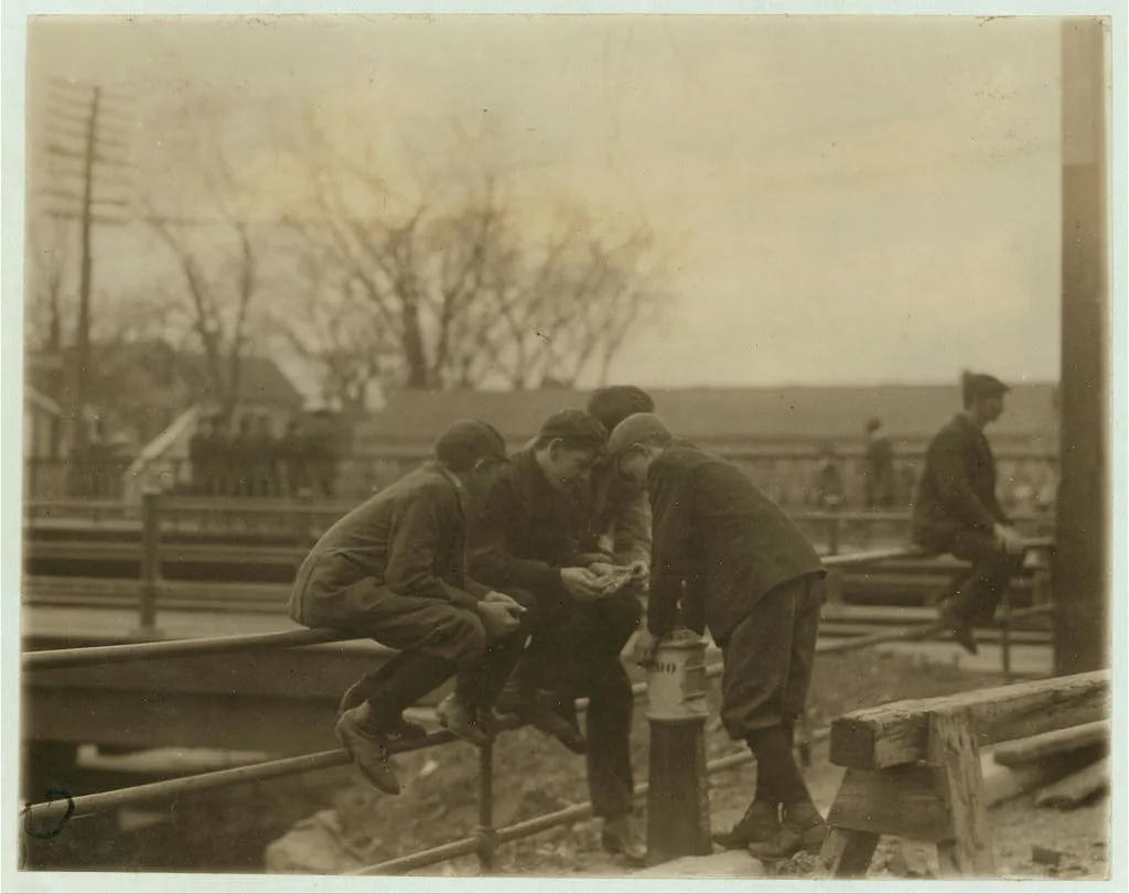 Noon-hour card game--Mill Boys. Pacific Mills.  Location: Lawrence,…, Massachusetts, 1910