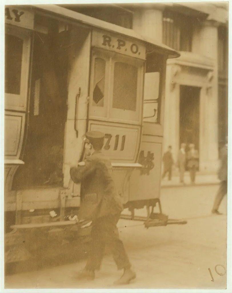 Day messenger.  Location: Boston, Massachusetts, 1910