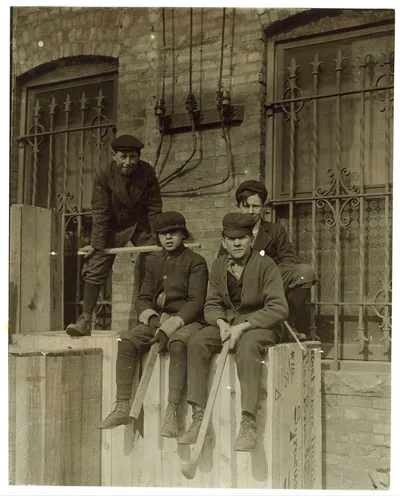 Stock boys and hustlers in yard of Dey Bros. & Co. Dept. Store. 11:30…, New York (State), 1910