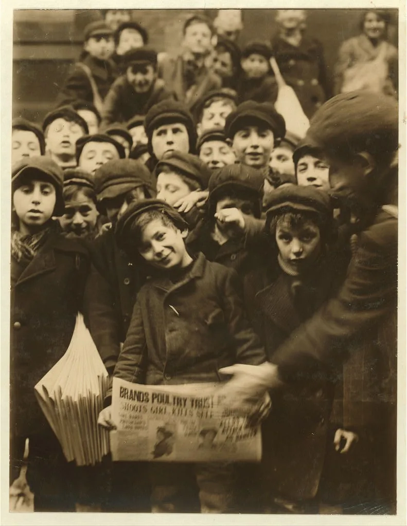 At the paper office, Bank Alley, 4 P.M.  Location: Syracuse, New York…, New York (State), 1910