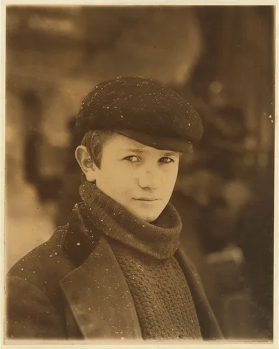 Newsboy head.  Location: Utica, New York (State), 1910