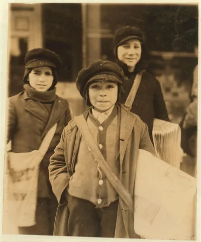 Newsboys.  Location: Utica, New York (State), 1910