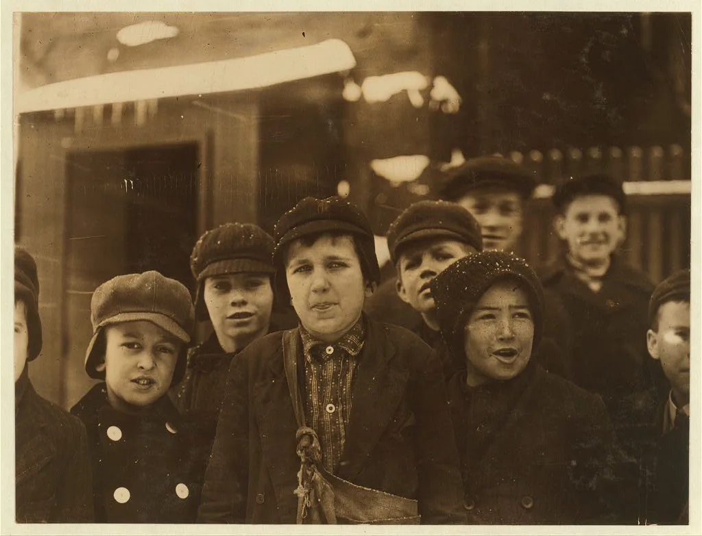 Newsboys.  Location: Utica, New York (State), 1910