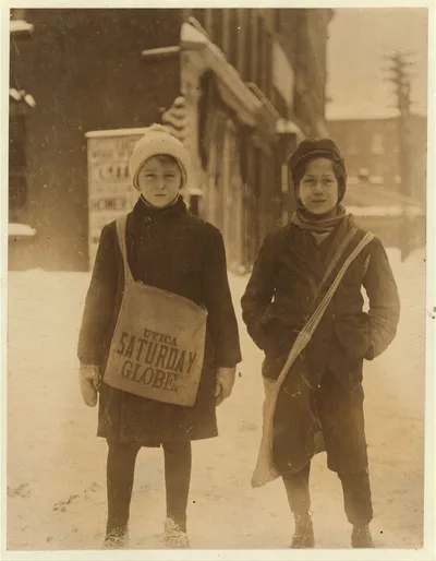 Newsboys.  Location: Utica, New York (State), 1910