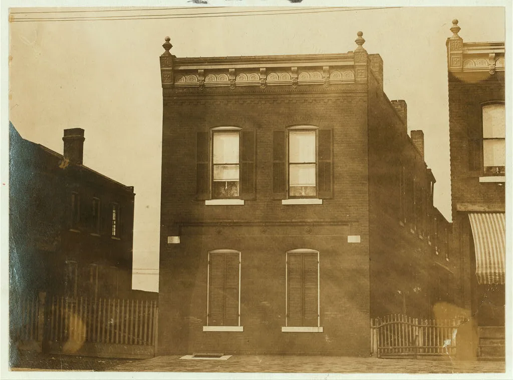 Home of Johnnie Merkle, 5110 N. Broadway. He is a regular newsie 6…, Missouri, 1910