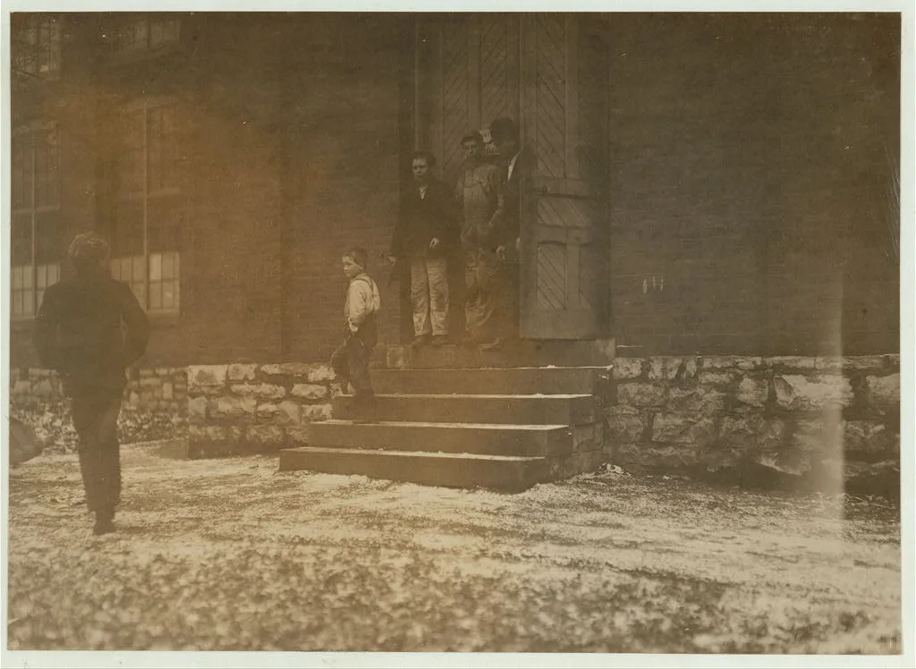 One of the young helpers in Richmond Spinning Mills. Noon-hour. …, Tennessee, 1910