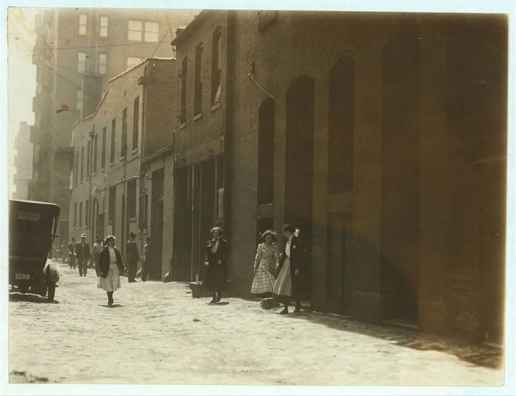 Noon May 12th, 1910. Girls working in Inland Type Factory. 9 to 10…, Missouri