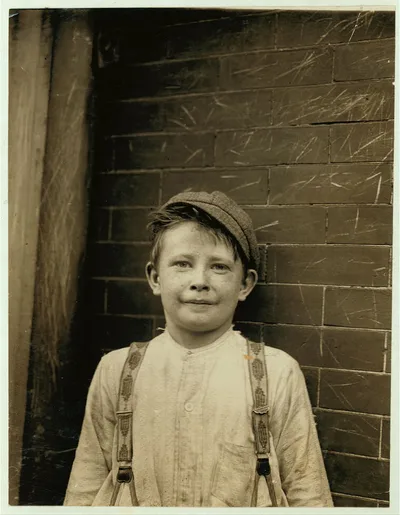 [Donald Mallick, ("Happy"), 203 King Street. 9 years of age, selling…, Delaware, 1910